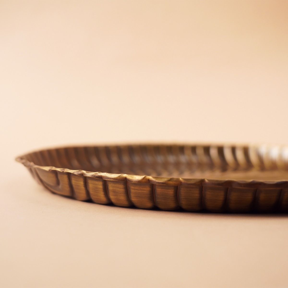 Leaf textured brass bowl - Large