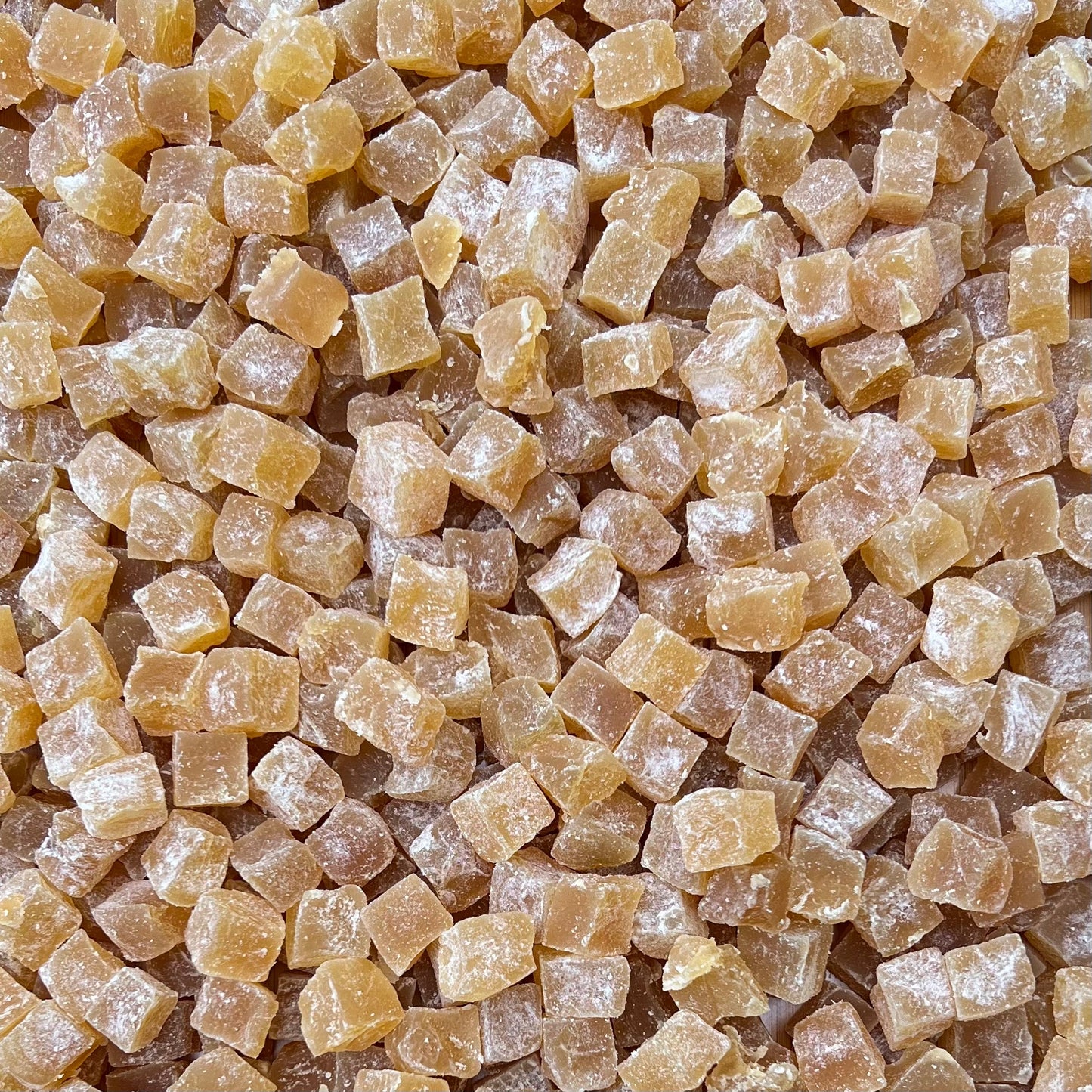 ORGANIC GINGER CUBES, dusted, large