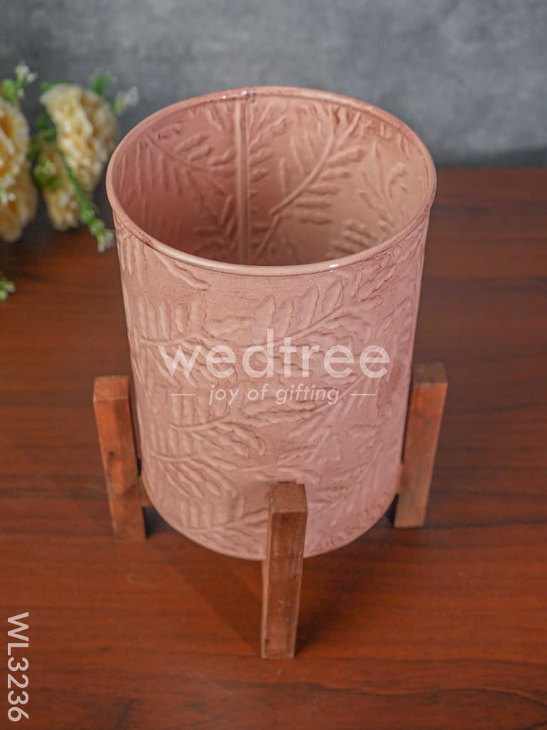 Leaf Imprinted Planter Pot with Wooden Stand