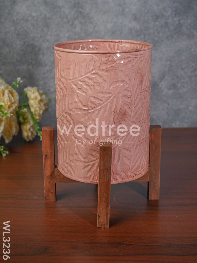 Leaf Imprinted Planter Pot with Wooden Stand