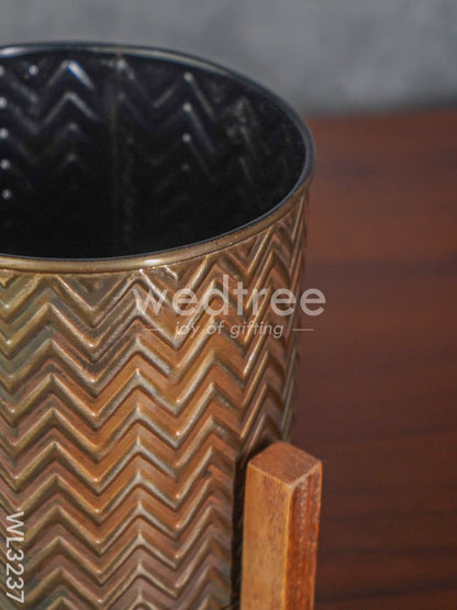 Zig Zag Design Embossed Planter with Wooden Stand